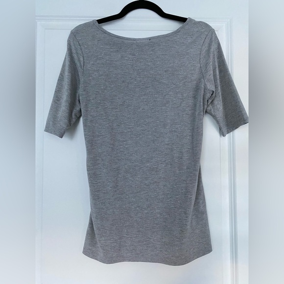 Gray top with black lace on front - Picture 4 of 7